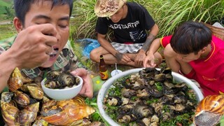 Gỏi Ốc Sên.Món ăn lạ nhất Tây Bắc của chú Tiệp.Eat snails in the forest| Duy Thao