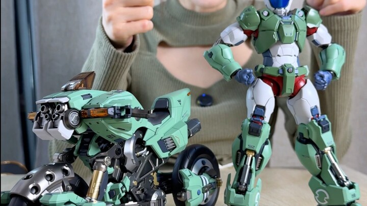 What? Moshou actually made a motorcycle rider? The ultimate X-class Cyclone motorcycle!
