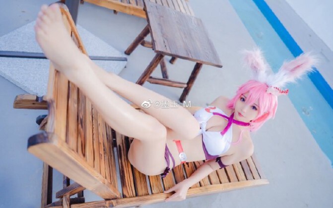 [cos collection] Miss sister cosplay Honkai Impact three swimsuits with Yae Sakura in water, this Ya