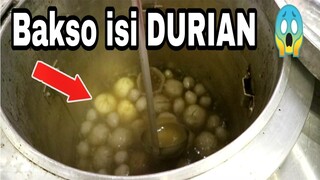 BAKSO BOM ISI DURIAN ,,, WOW, KOK BISA????? || Makan jajanan kuliner seindonesia | makan tatto