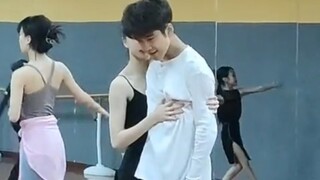 #王崇墨李茉涵Daily dance practice details, the two babies are so cute