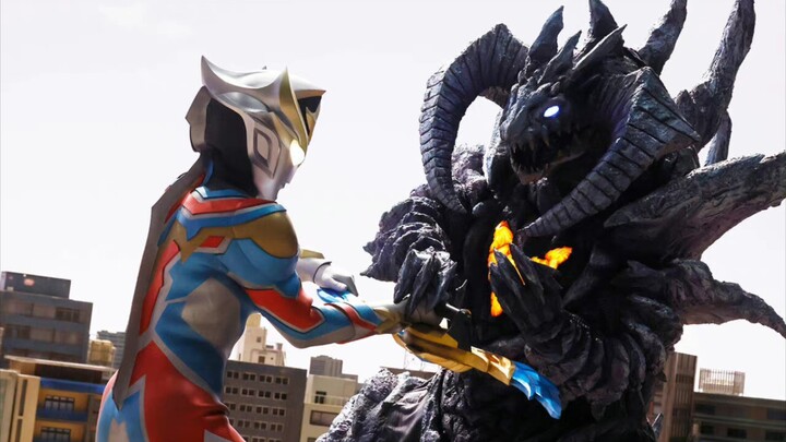 Potongan gambar "Ultraman Decai" Episode 21 "Harga Kemakmuran" dari Sphiach Moss dirilis