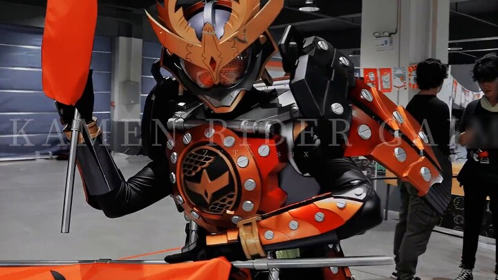 Triển lãm truyện tranh Kamen Rider, sân khấu áo giáp