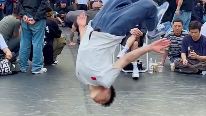 การแข่งขันเต้นสตรีทมีความราบรื่นและไหลลื่นมาก