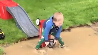 HE FALLS IN THE MUD | FUNNY FAILS | FAILS OF THE WEEK