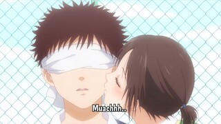 Disaat Mona-chan lengah, disitulah Asahi-chan merebut ciuman pertama Kuroiwa-kun 😋💦