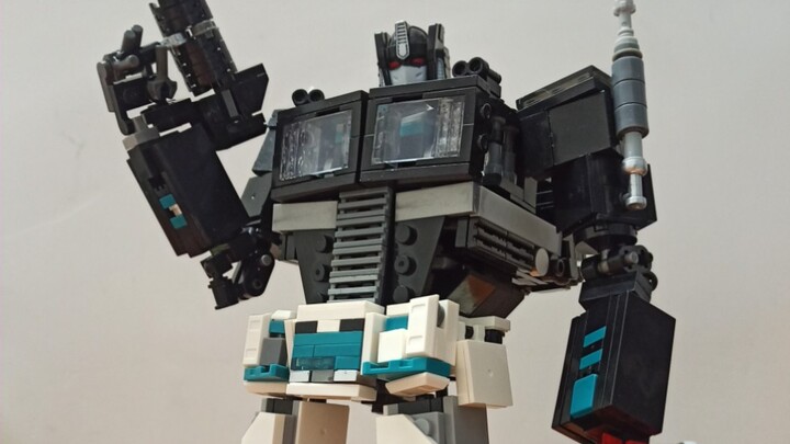 Butuh waktu sebulan untuk akhirnya menyelesaikan produk jadi, Transformers Scourge MOC