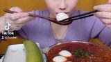 #chinesemukbang #eatingshow #boiledzucchini #boiledeggs #spicynoodles