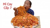 Bà Tân VLog - Làm Mâm Mì Trộn Siêu Cay Cấp Độ 7 Khổng Lồ | Eating korea spicy level7 noodle