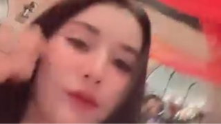 Cewek Ini Nggak Pake Usaha, Tapi Nancep / She’s Effortless, Still Striking