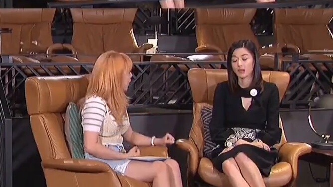 This Versailles-style dialogue is indeed very Cheon Song Yi
