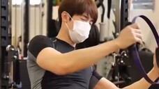 Saya menemukan video pelatihan kebugaran dari dua tahun lalu. Saya kira saya sedang mempersiapkan dr