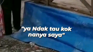 Bocah gak ada ahlaq padahal di depan nyah pak jokowi