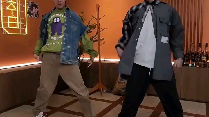 Jhope and Suga 'Haegeum' challenge