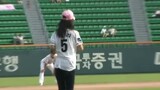 Yuri & Sooyoung (SNSD) First Pitch - Behind 1 , Doosan vs Kia Aug15.2007 GIRLS'