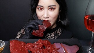 [ONHWA] The chewing sound of raw beef liver and raw beef spleen!