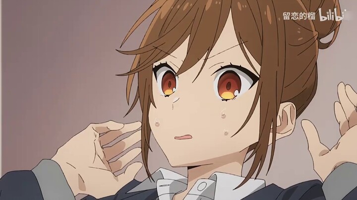 Miyamura came to pick up his girlfriend to go to school together. Miyamura took advantage of her nap