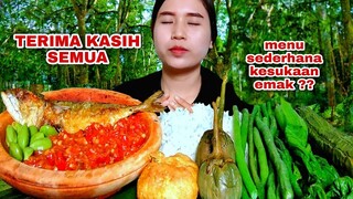 MAKAN LALAPAN SERBA DIREBUS IKAN ASIN PEDA SAMBAL TERASI LALAP PETE MENTAH#mukbanglalapan#asmr