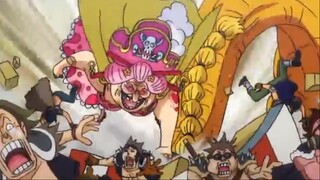 BIG MOM SLAMS QUEEN IN GROUND! - ONEPIECE CLIP EPISODE 944