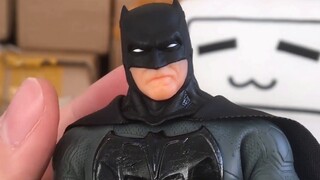 Tập đoàn Wayne cuối cùng đã khiến Bruce phá sản 丨MEZCO phiên bản cao tuổi của hiệp sĩ tối cao Batman