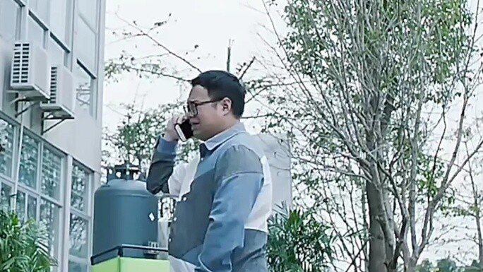 Tôi gặp anh ấy ở Hồng Kông. Bạn nghĩ kẻ giết người là ai?