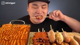 Thánh ăn hàn quốc mukbang ăn Tteokbokki Sinjeon, Hot Dog, Xiên Bánh Gạo, Xiên Gà, Cốt Lết Heo Pikach