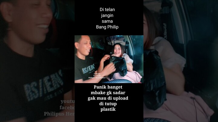 Saking malunya di tutup plastik 🤭😄