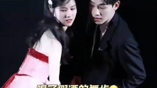 笑亖，两个i人为剧宣拼命的样子，他俩会记一辈子吧～