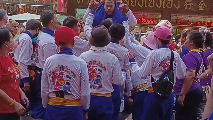 เชิดมังกร