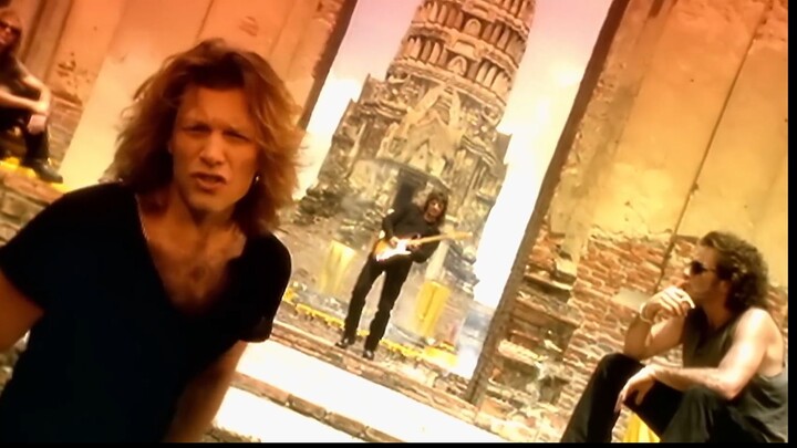 Bon Jovi - This Ain't A Love Song (Official Music Video)
