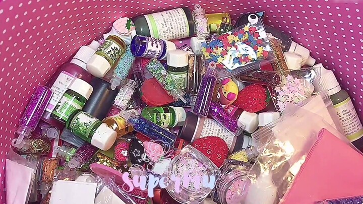 A box of slimes mixed with dozens of boxes of sequins! If... I'll take it all out!