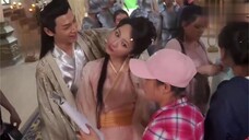 The indissoluble bond between Luo Yunxi and Yang Zi can be encountered anywhere.