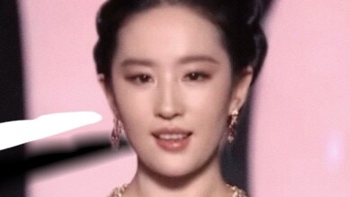 My sister is the last one to appear! ! A classic beauty that makes your eyes shine