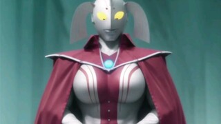 Mother of Ultraman is still charming. Taro, come and see, your mother is here.