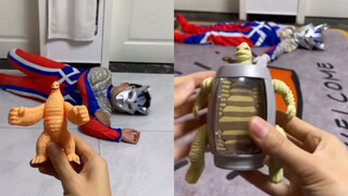 Ultraman terluka Tebak apakah Ultraman pada akhirnya bisa diatasi ketika monster datang.