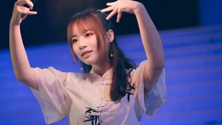 ฉันใช้ไฟเต้นรำเพื่อพัดทรายลงไปในทะเล