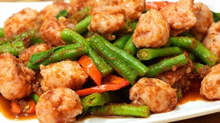 ผัดพริกแกงถั่วหมูเด้ง ถั่วกรอบสีสวยหมูเด้งนุมสู้ลิ้น Spicy Stir Fried Yardlong Bean