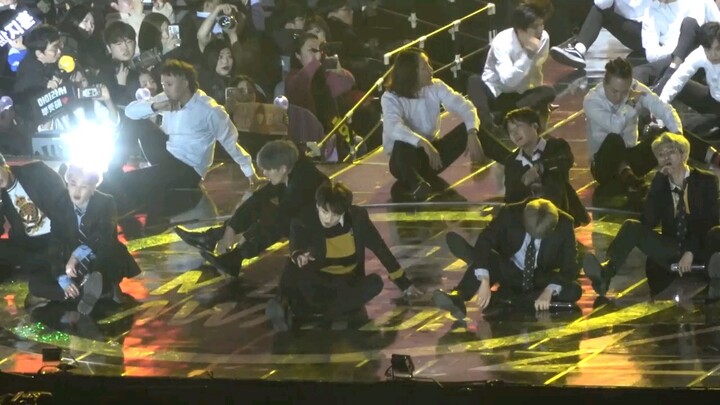 (BTS) @SMA2019 BTS AFTER PERFOMANCE IDOL, FAKE LOVE FANCAM.