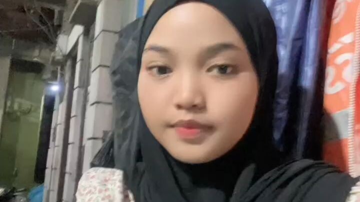 gatau lah gak mood