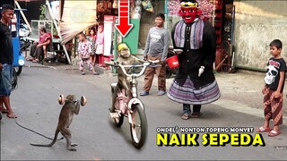 ONDEL ONDEL Nonton TOPENG MONYET, Lucu Sekali !! ~ Funny Monkey Attraction