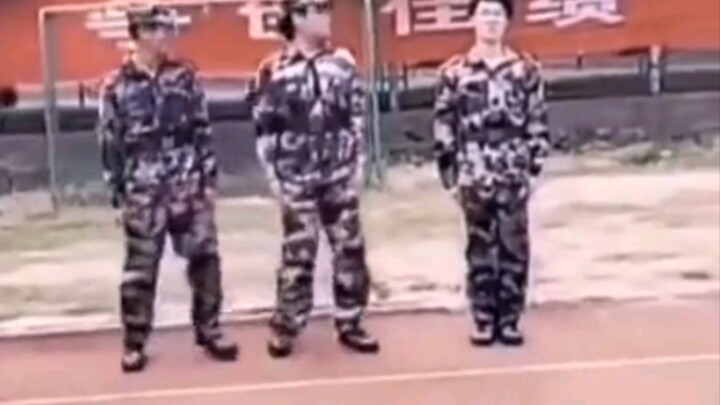 There were three military training geniuses that appeared once in a century that year😂