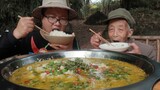 Sichuan and Chongqing delicacy, 'Golden Vine Pepper Fish Soup'