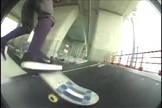 【Thrasher】Strange ways to do skateboarding
