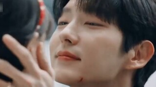 Who can not love this handsome and gentle dad~