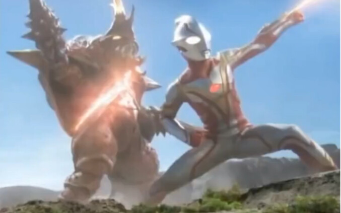 As expected, Ultraman using lightsabers are very handsome!