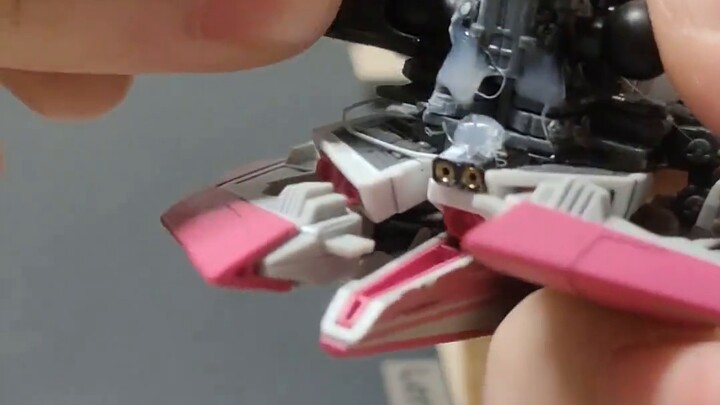 RG Zeta Gundam cross-joint transformation solves common problems such as weak legs, unable to stand,