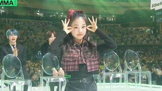 Na Haeun Menarikan Nominasi Terbaik Boyband/Solo MMA 2019