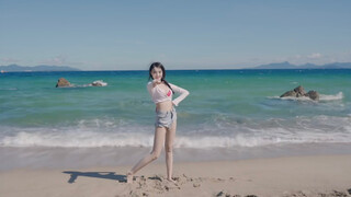 Shocked, the little idol of Siba actually did this kind of thing at the beach