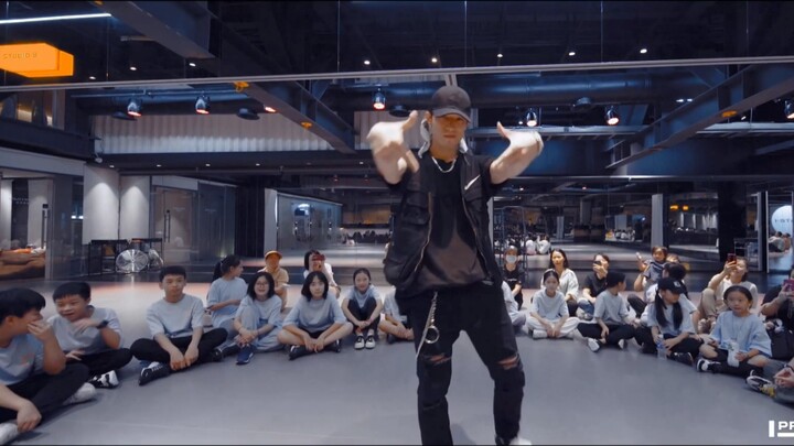 การออกแบบท่าเต้นสุดเจ๋งโดย Krump