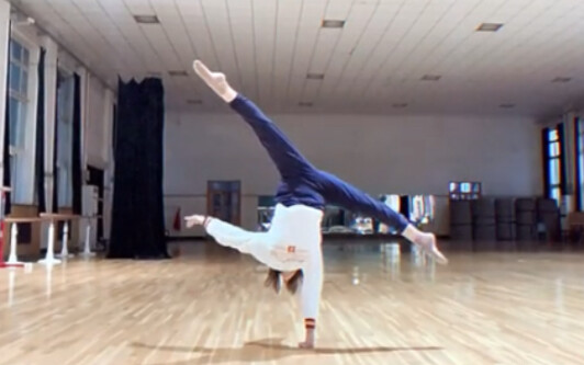 One-handed cartwheel technique tutorial | Basics for dancers